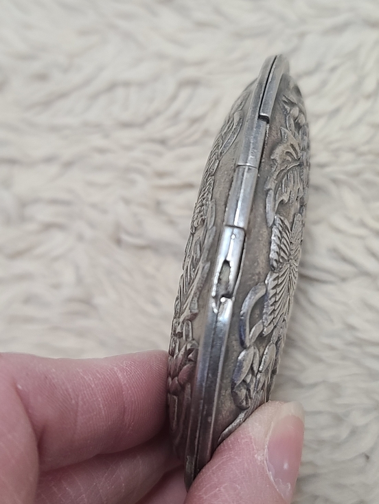 Vintage Pewter Ornate Floral Embossed Silver Compact Mirror, Clamshell - Picture 5 of 5